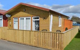 Pet Friendly Sleeps 6 Chalet Bridlington Free Elec